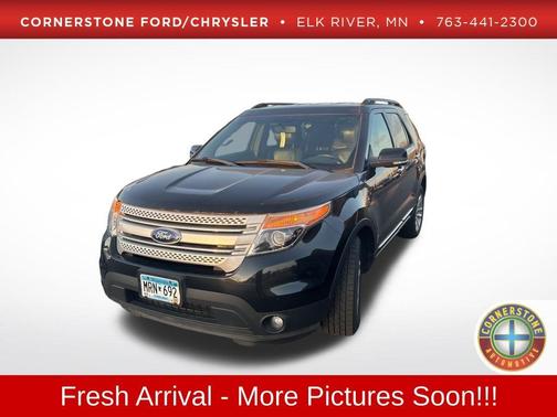 Tuxedo Black Metallic 2013 Ford Explorer XLT