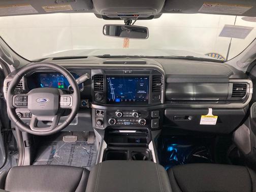 2025 Ford F-350 Lariat Super Duty
