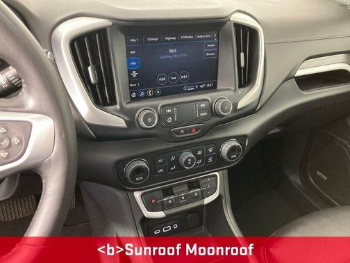 White 2022 GMC Terrain SLT