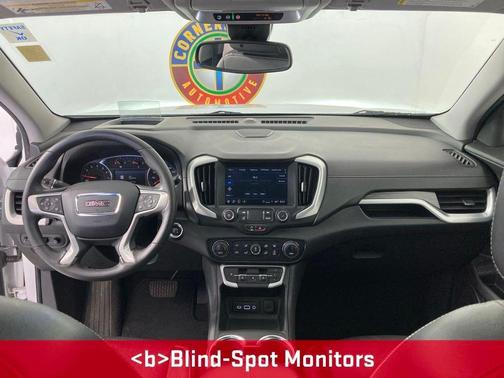 White 2022 GMC Terrain SLT