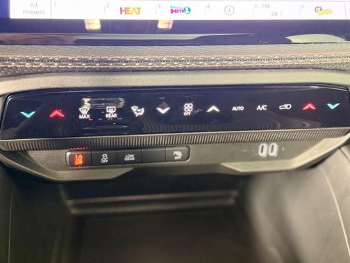 Silver Zynith Clearcoat 2026 Jeep Cherokee Overland