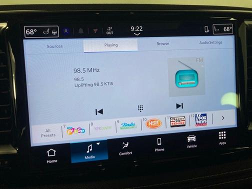 2026 Chrysler Pacifica Select