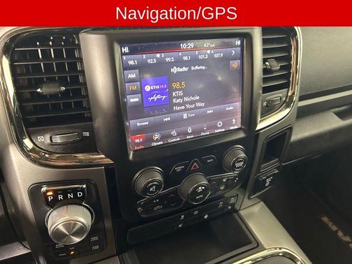 Brilliant Black Crystal Pearlcoat 2018 RAM 1500 Night