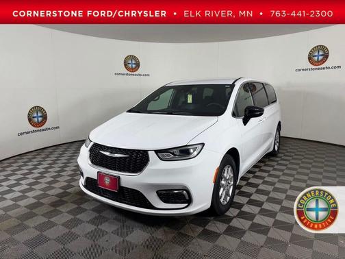 White 2025 Chrysler Pacifica Select