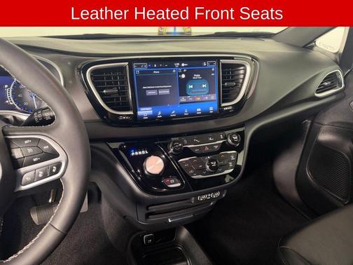 White 2025 Chrysler Pacifica Select