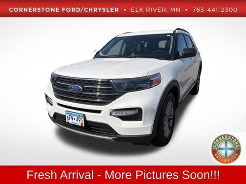 White 2023 Ford Explorer XLT