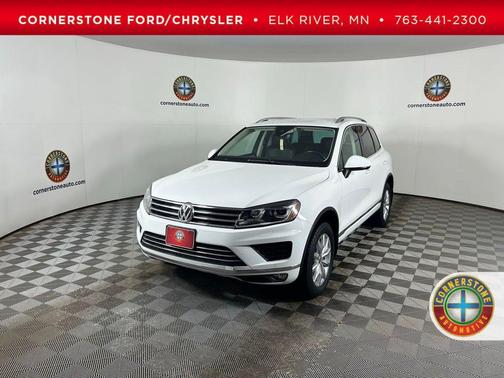 Pure White 2017 Volkswagen Touareg V6 Sport w/Technology