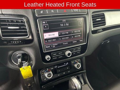 Pure White 2017 Volkswagen Touareg V6 Sport w/Technology