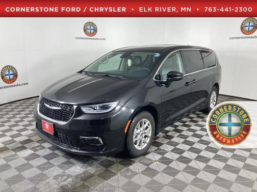 2023 Chrysler Pacifica Touring-L