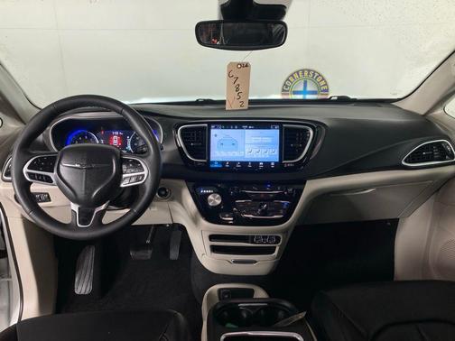 2024 Chrysler Pacifica Touring-L