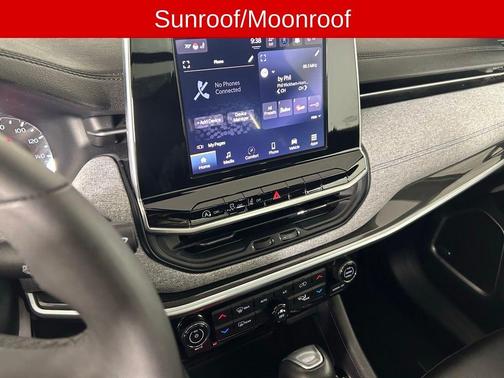 Diamond Black 2025 Jeep Compass Latitude