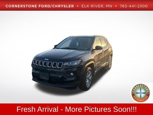 Diamond Black 2025 Jeep Compass Latitude