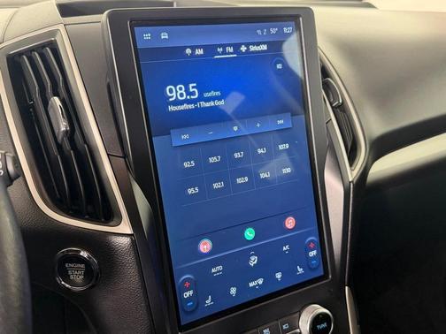 White 2024 Ford Edge SEL