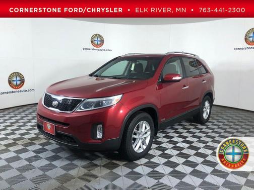 Red 2015 Kia Sorento LX