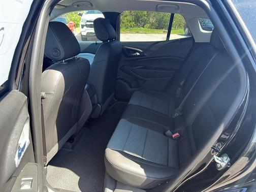 Mosaic Black Metallic 2026 Chevrolet Trax LT