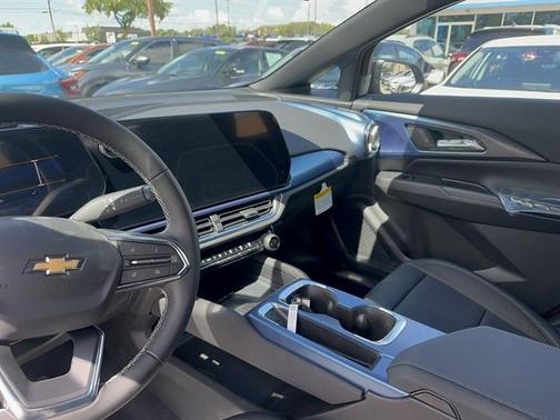 2025 Chevrolet Equinox EV LT 2