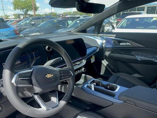 2025 Chevrolet Equinox EV LT 2