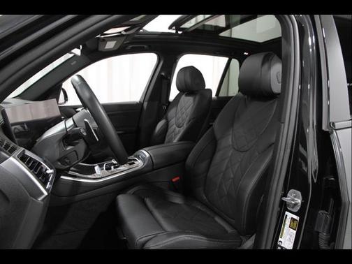 Black Sapphire Metallic 2025 BMW X5 xDrive40i