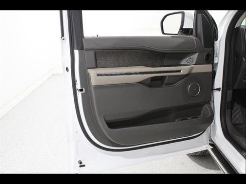 White 2021 Ford Expedition Limited