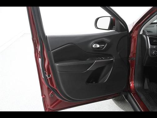 Velvet Red 2019 Jeep Cherokee Latitude Plus