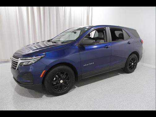 Blue Glow Metallic 2022 Chevrolet Equinox LS