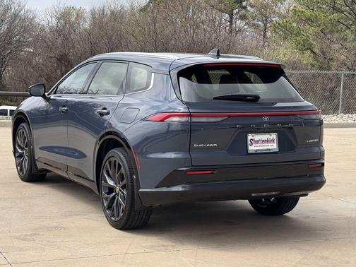 2025 Toyota Crown Signia Limited