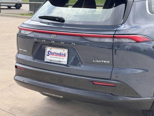 2025 Toyota Crown Signia Limited