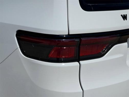 2024 Jeep Wagoneer Series II Carbide 4x2