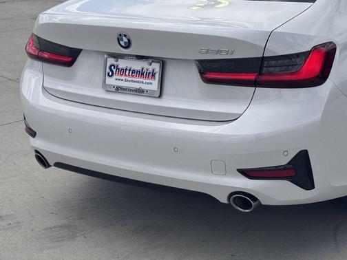 Mineral White Metallic 2022 BMW 330 330i