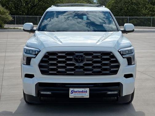 2025 Toyota Sequoia Platinum