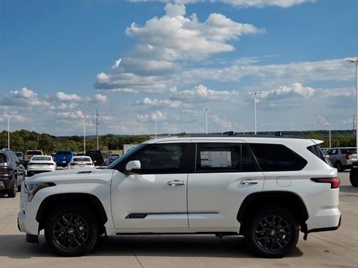 2025 Toyota Sequoia Platinum
