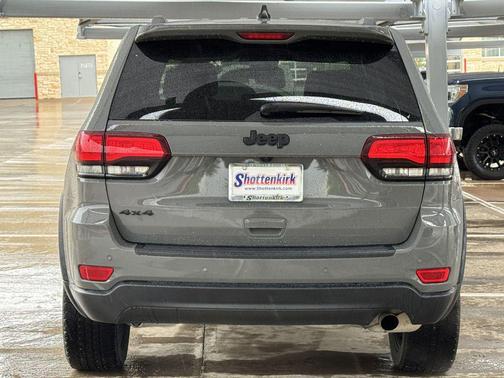 Sting-Gray Clearcoat 2021 Jeep Grand Cherokee Freedom 4x4