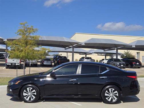 2022 Nissan Altima S FWD