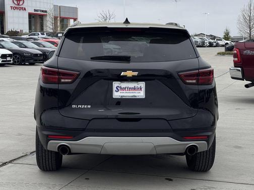 Black 2024 Chevrolet Blazer 2LT