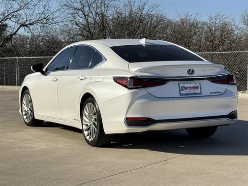 2021 Lexus ES 300h Ultra Luxury
