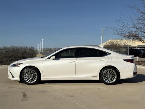 2021 Lexus ES 300h Ultra Luxury