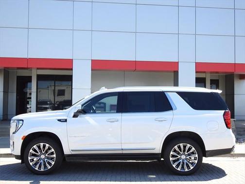 White Frost Tricoat 2021 GMC Yukon Denali