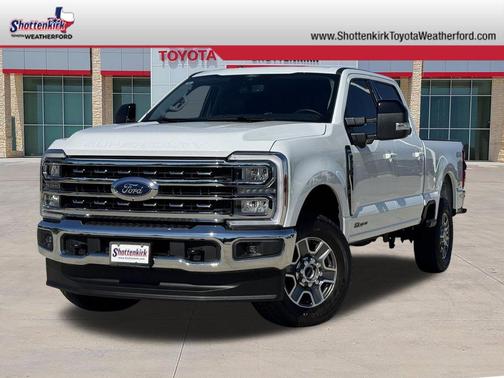 Oxford White 2024 Ford F-250 Lariat