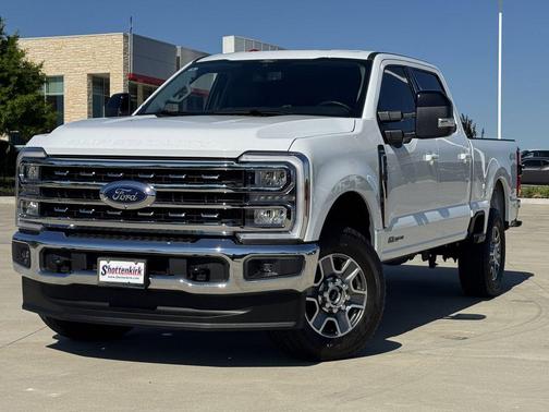 Oxford White 2024 Ford F-250 Lariat