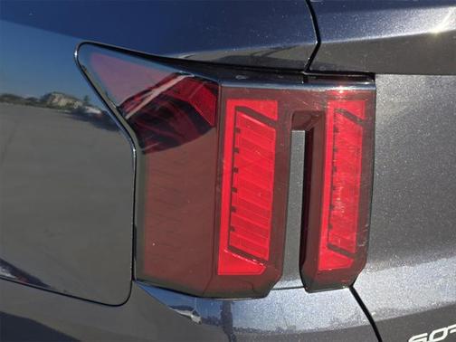 2025 Kia Sorento LX