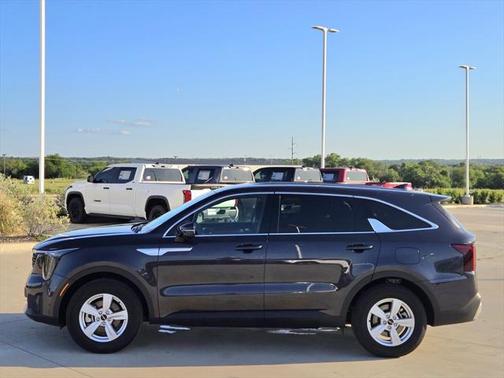 2025 Kia Sorento LX