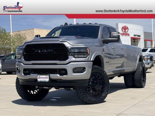 Billet Silver Metallic Clearcoat 2024 RAM 3500 Limited Crew Cab 4x4 8' Box