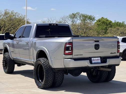 Billet Silver Metallic Clearcoat 2024 RAM 3500 Limited Crew Cab 4x4 8' Box