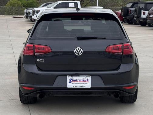 2017 Volkswagen Golf GTI 2.0T S 4-Door
