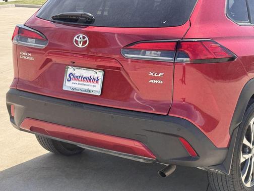2024 Toyota Corolla Cross XLE