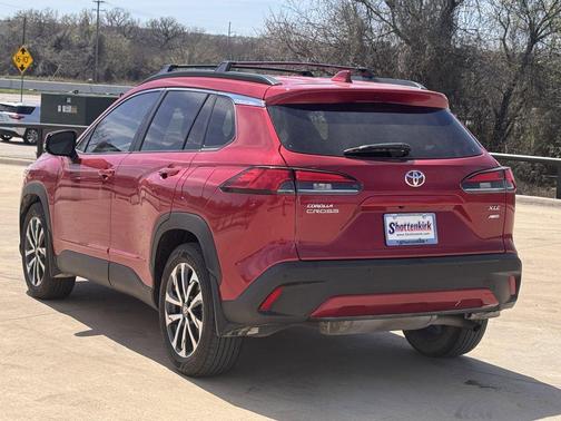 2024 Toyota Corolla Cross XLE
