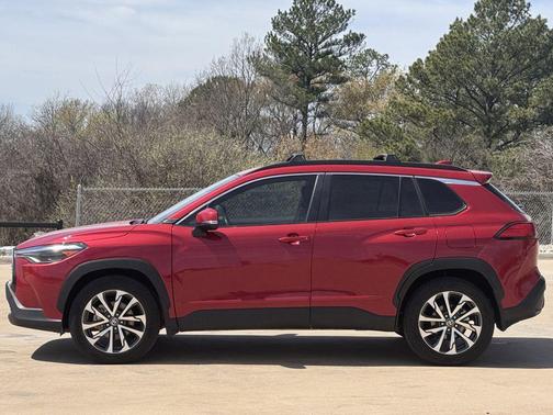 2024 Toyota Corolla Cross XLE