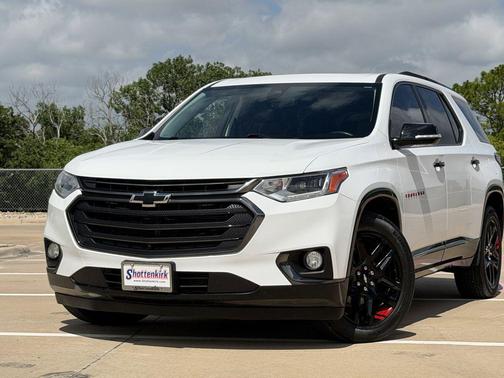 Summit White 2018 Chevrolet Traverse Premier