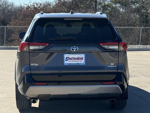 2024 Toyota RAV4 Hybrid SE
