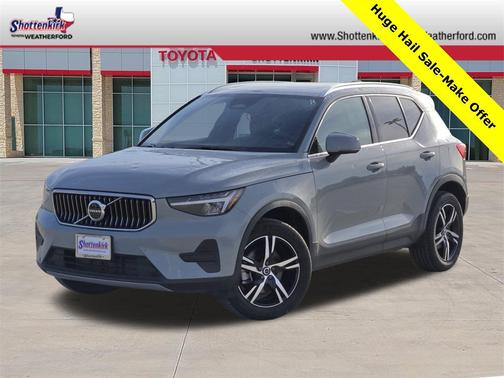 2024 Volvo XC40 B5 Core Bright Theme